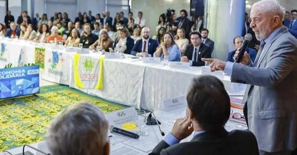 Piora de resultados da pesquisa preocupa o governo Lula, que busca reconquistar popularidade - Foto: Ricardo Stuckert/PR