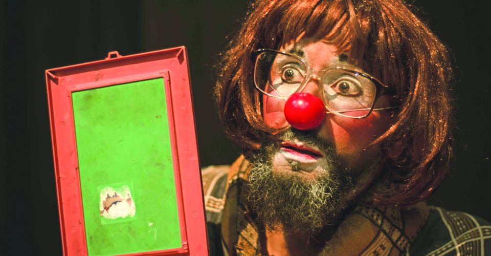 Mauro Guimarães atua na peça dirigida pelo baiano João Lima, com texto de Breno Moroni - Foto: Larissa Pulchério/Divulgação