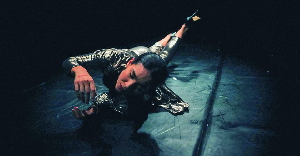 Peça visa estimular ações de reflexão e transformação social através da dança - Foto:  Vaca Azul - Helton Pérez/Divulgação