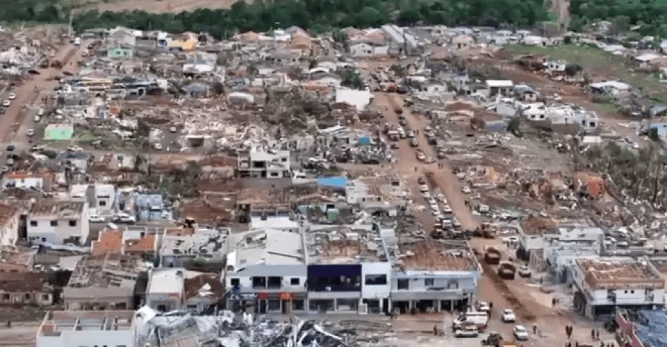 Cenário em Rio Bonito do Iguaçu após passagem do tornado - Foto: reprodução/Rede Massa/SBT