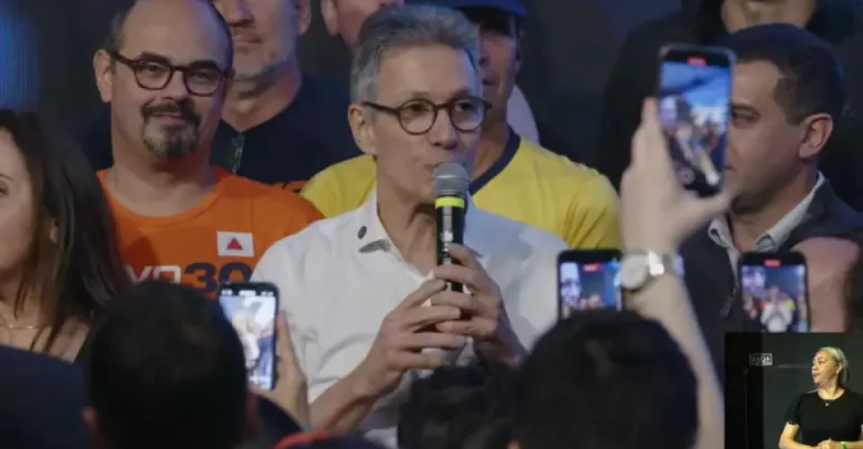 Romeu Zema (Novo-MG), no evento onde anunciou sua pré-candidatura à presidência no sábado (16) - Foto: reprodução/redes sociais