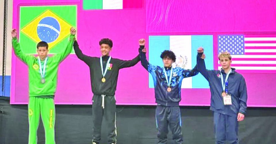 Ryan Samuel Brandão em premiação de Pan-Americano, na Guatemala - Foto: arquivo pessoal