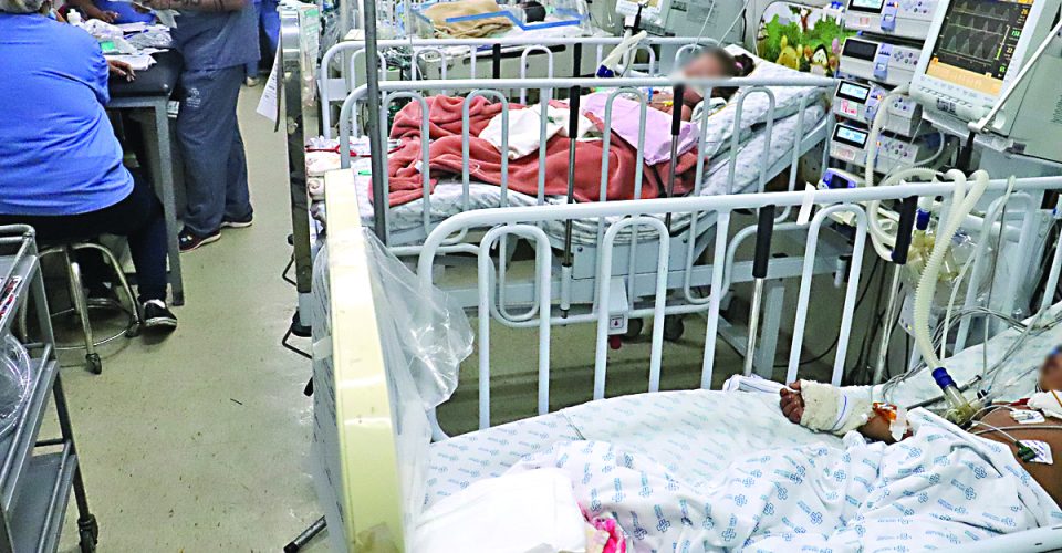 Pronto-socorro infantil
chegou a ser fechado
devido à superlotação
de crianças na unidade
 - Foto: Reprodução/Santa Casa