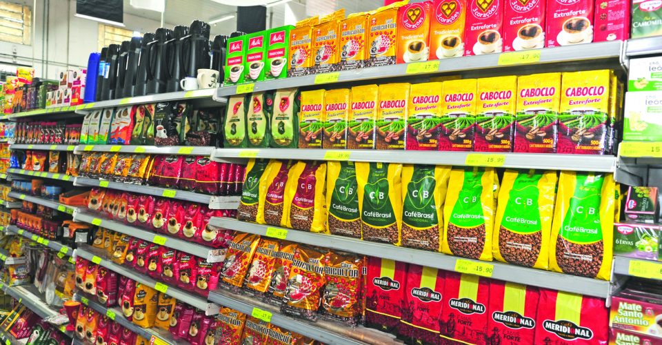 Preço do café variou entre
R$ 34,59 e R$ 39,90 ao
consumidor campo-grandense,
variação que chega a
15,35%
entre os supermercados - Foto: Nilson Figueiredo