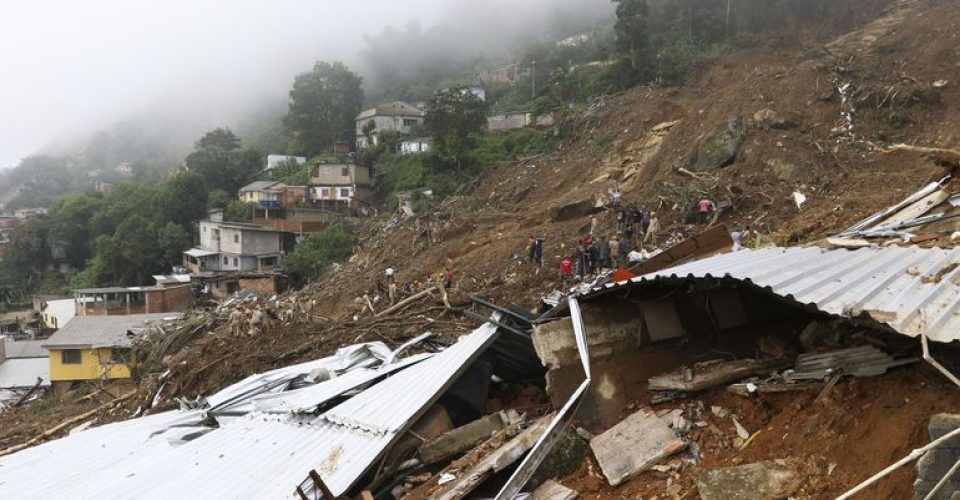 petropolis tragecia enchente deslizamento estado de calamidade publica