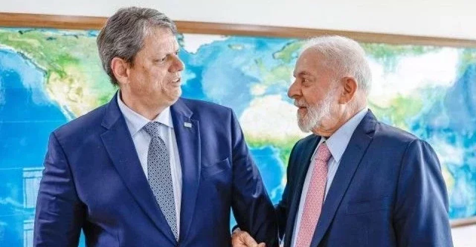 Tarcísio de Freitas e Lula em  janeiro de 2024, no Palácio do Planalto - Foto: divulgação/Ricardo Stuckert/PR