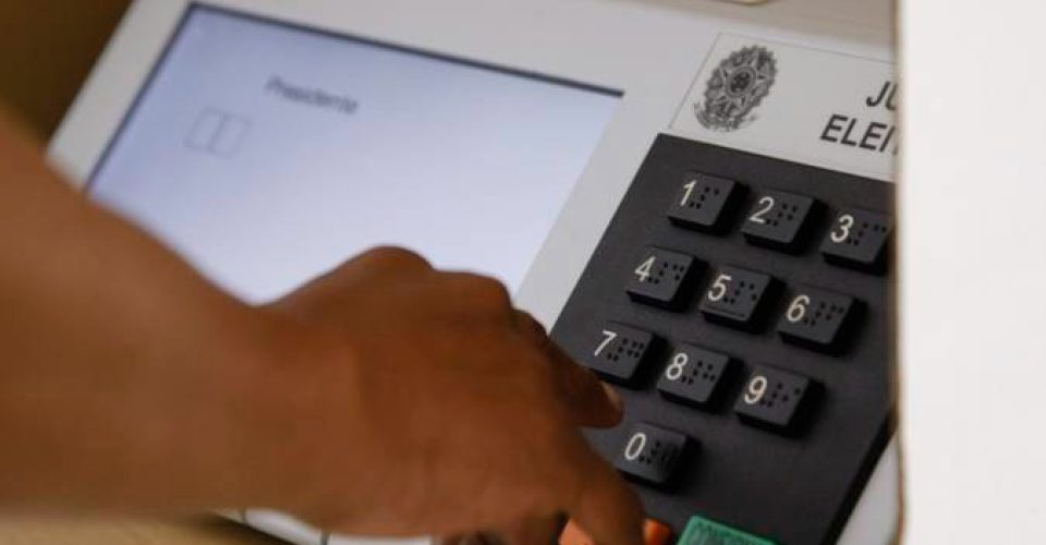 Enquanto alguns já definiram votos para presidente e governador, outros dizem não acompanhar política - Foto:Marri Nogueira/Agência Senado