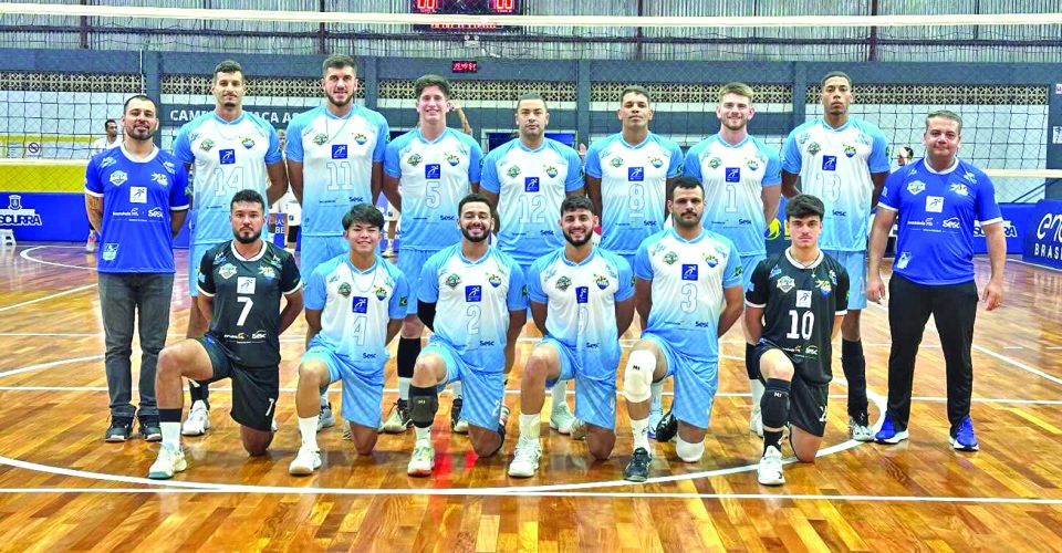 Elenco campograndense na estreia
da Superliga B, em SC - Foto: Reprodução/Redes Sociais