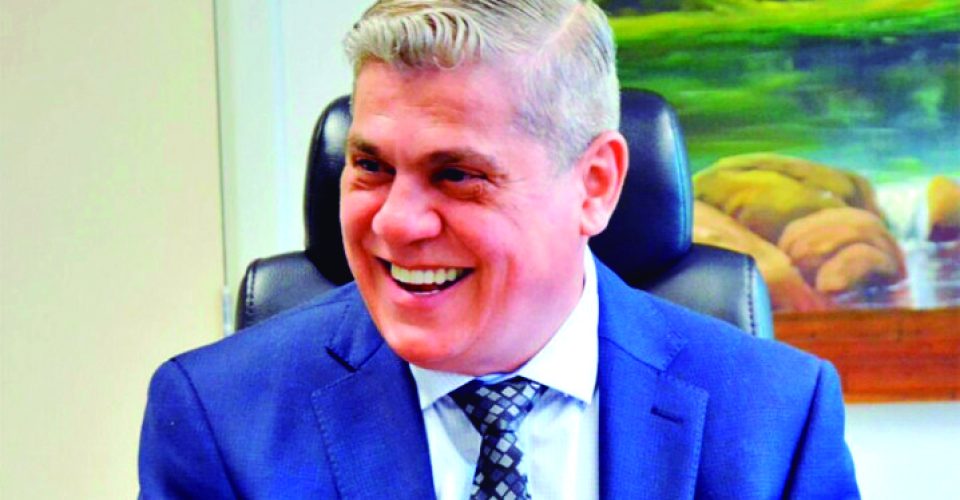 Desde ontem, o conselheiro Waldir Neves está de volta ao cargo no TCE - Foto: Arquivo