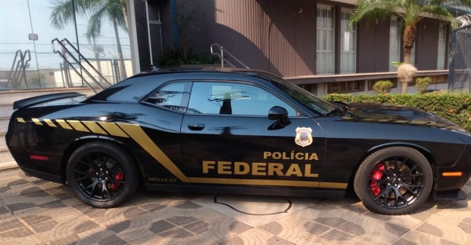 Operação Carga Prensada: PF apreende veículos de luxo
