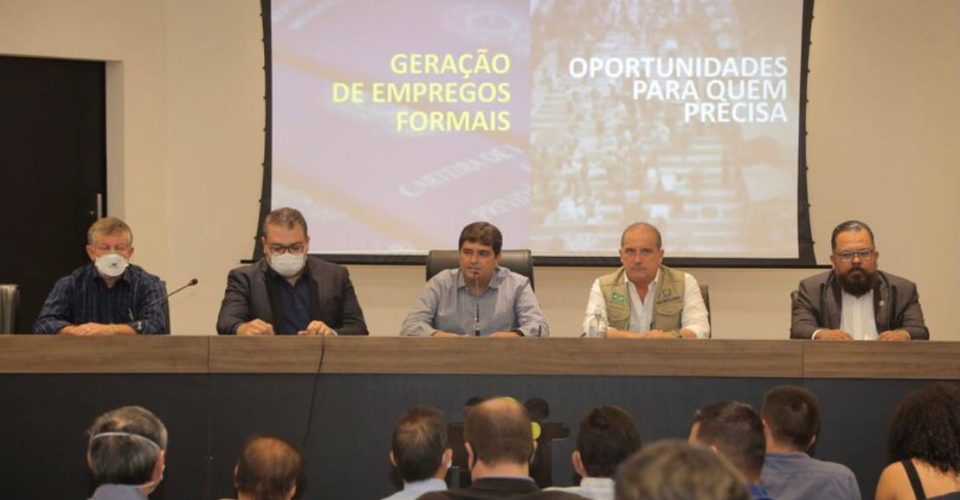 Ministro apresenta o programa na Assomasul para prefeitos (Foto: Edson Ribeiro)