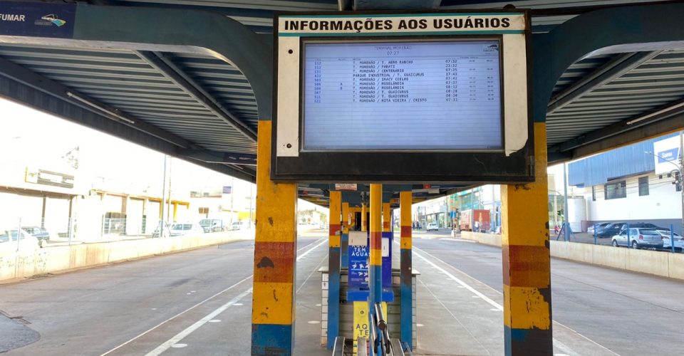 Terminais de transbordo vazios durante a manhã de hoje (21) - Foto: Berlim Caldeirão