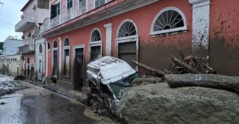 deslizamento de terra ilha itália