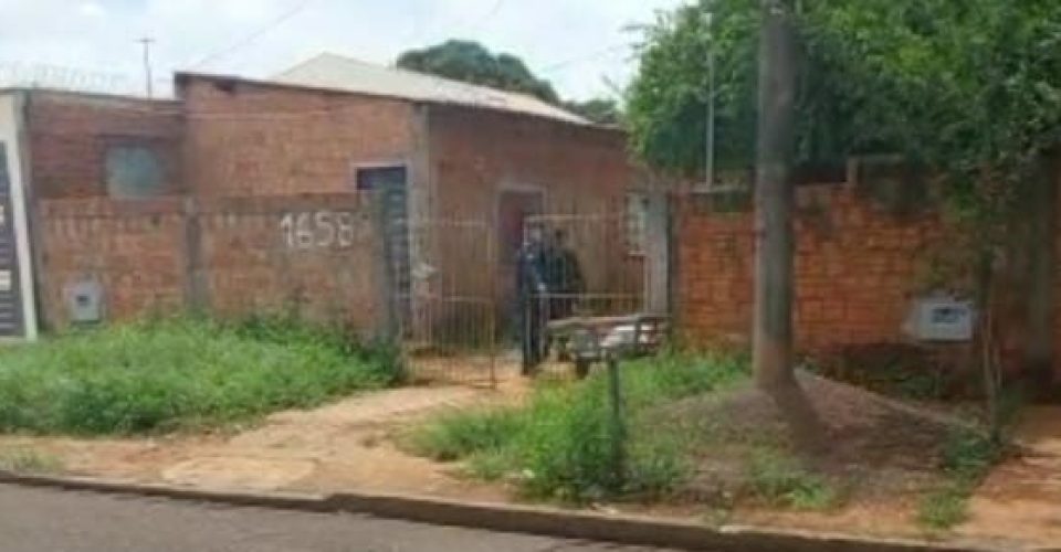 Policiais militares chagando ao local no bairro Manoel Taveira 
Foto: reprodução vídeo