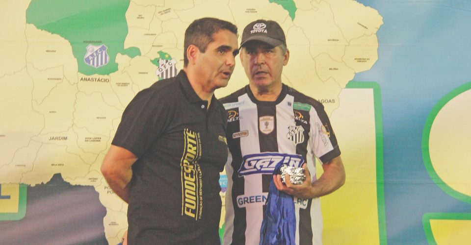 Herculano Borges,
da Fundesporte,
e Nelson da Silva,
do Operário/Foto:Operário FC/Divulgação