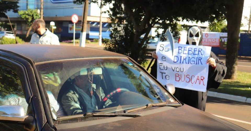 Foto: Ação aconteceu na Avenida Marcelino Pires, em frente à Rodoviária (Fotos: Rodrigo Pirola/Prefeitura de Dourados)