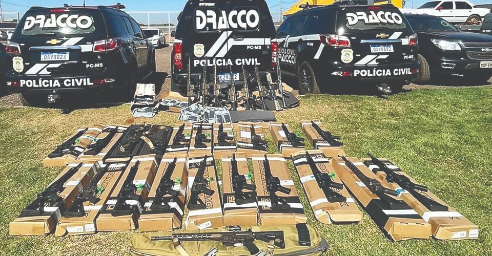 Foto: Polícia identificou que
armas de uso restrito
eram comercializadas
pelo estabelecimento/Divulgação/PCMS