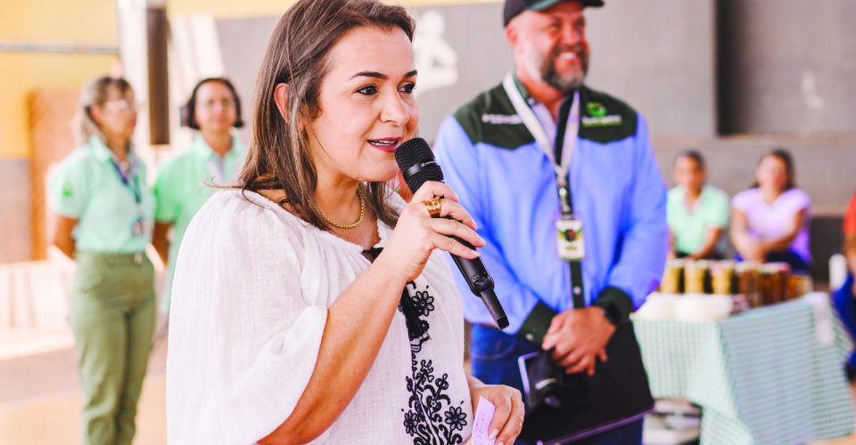 Foto: Durante lançamento
dos novos cursos,
prefeita atendeu ao
pedido da população/Nilson Figueiredo