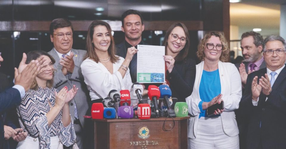 Foto: Senadora Soraya
Thronicke ao se filiar
ao Podemos, em evento
ocorrido em Brasília/Alberto Gonçalves e Daniela Lacerda