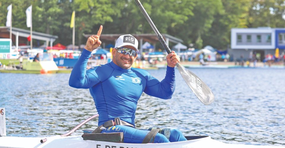 Fernando Rufino é campeão mundial na canoagem, Brasil faz dobradinha e tem  quatro vagas para Paris 2024 - CPB