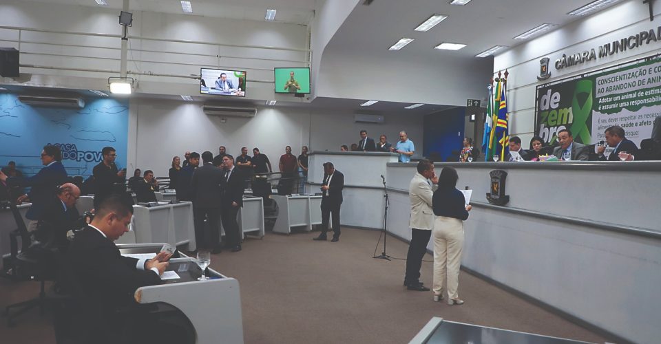 Foto: Eleitores vão às urnas em
outubro para confirmar
os vereadores que
ocuparão as cadeiras na
Câmara Municipal/Izaias Medeiros/CMCG