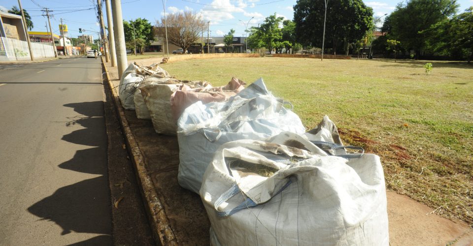 Foto: Praça já conta com limpeza feita pela Sisep/Nilson Figueiredo