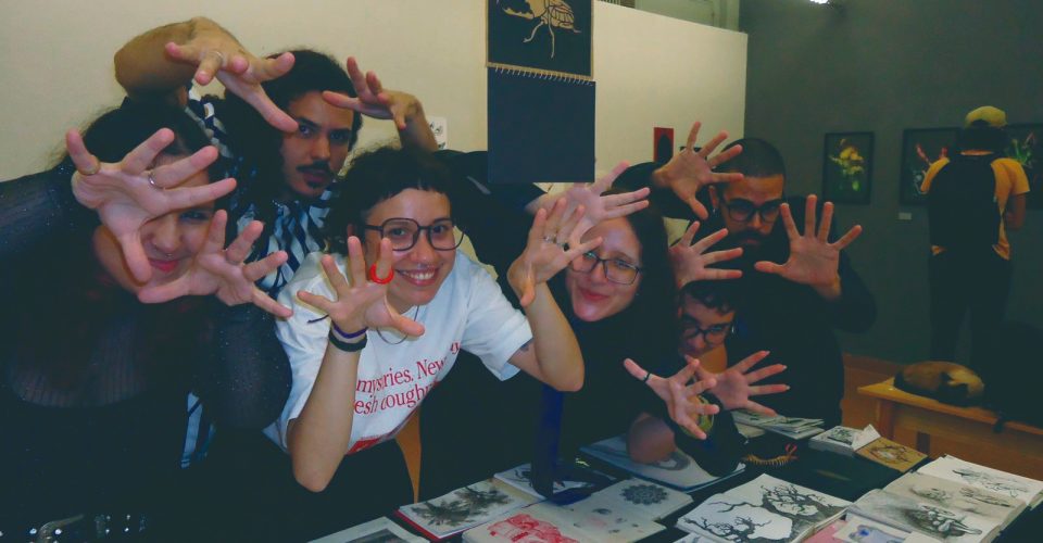 Breu Coletivo - Da esquerda pra direita beare, João Lucas, Maya Severino, Mär Cozta, Thais Soares, VDB - Foto: Reprodução/ Breu Coletivo