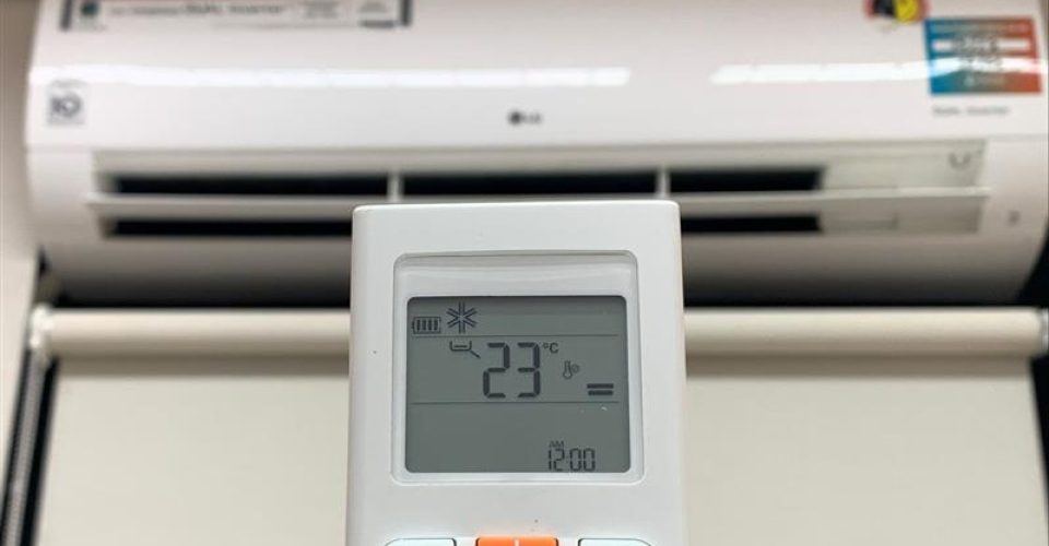 Maior tempo de uso de eletrônicos e ar-condicionado pode elevar gastos no fim do ano - Foto: Divulgação