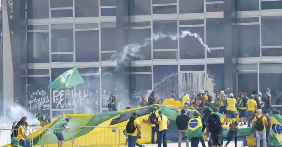 Invasão às sedes dos três Poderes, em Brasília, no dia 8 de janeiro de 2023 — Foto: Cristiano Mariz/Agência O Globo/08-01-2023