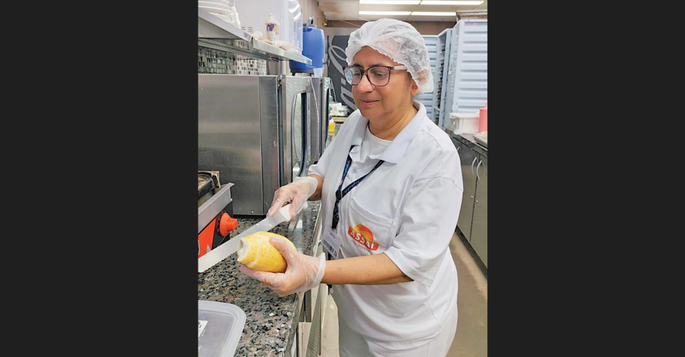 Jailda Eliane de Amorim, conta como é estar de volta ao mercado de trabalho - Foto: divulgação