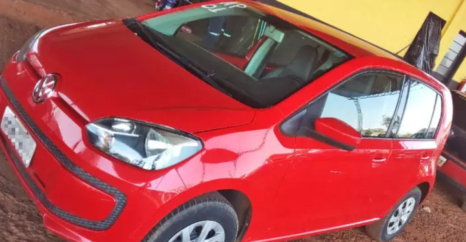 Entre os destaques está um Volkswagen Up Move, ano 2014/2015, na cor vermelha, com lance inicial de R$ 8.653 - Foto: divulgação