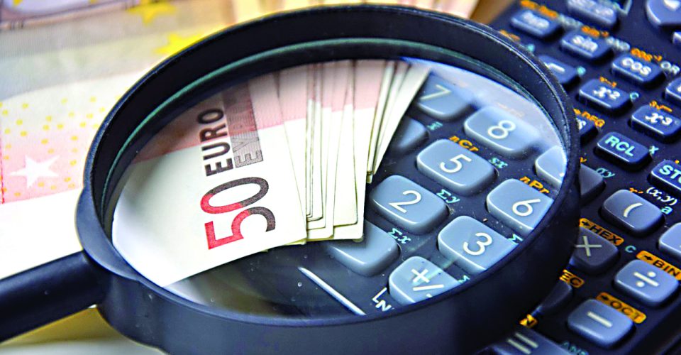 Com a taxa em 15%, consumidores precisam calcular rota para grandes investimentos - Foto: Fécomércio