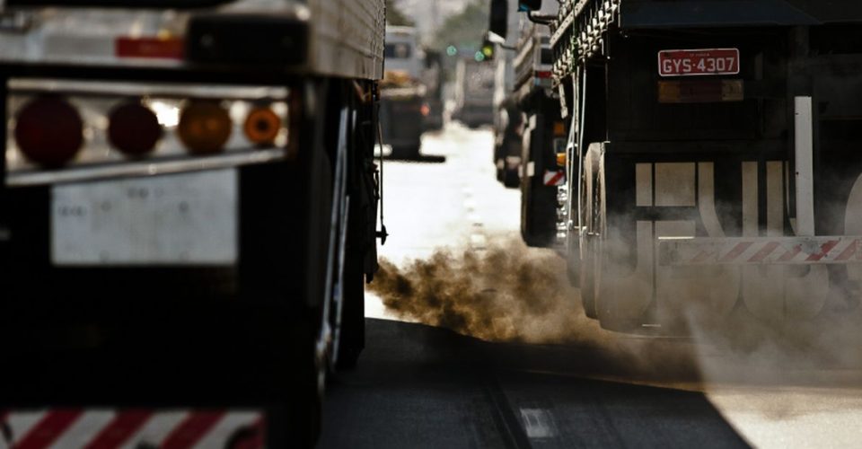 Especialista diz ser possível reduzir em 53% das emissões de carbono até 2050