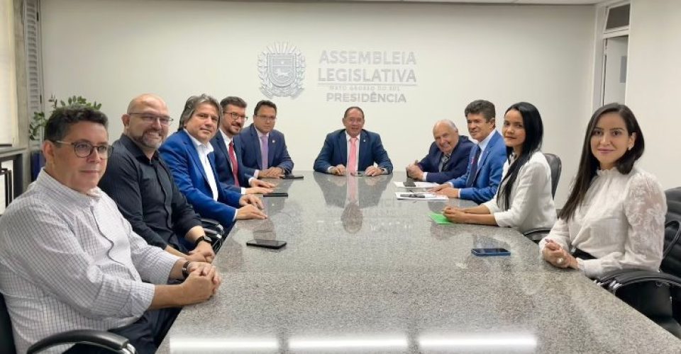 Presidente da Assembleia Gerson Claro recebeu a proposta  do Governo WEstado de aumento para os professores