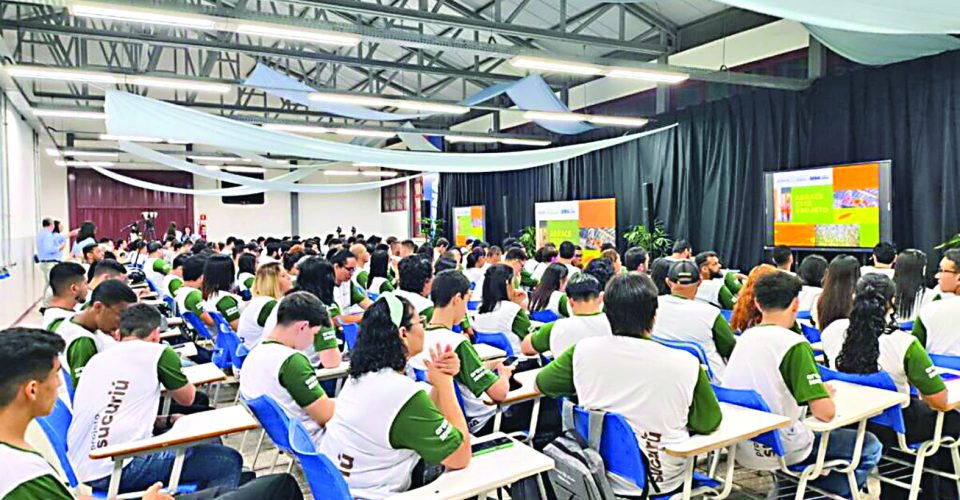 Aulas do programa Arauco e Senai vão capacitar mais de 500 pessoas para atuar no setor de papel e celulose -
foto: Reprodução