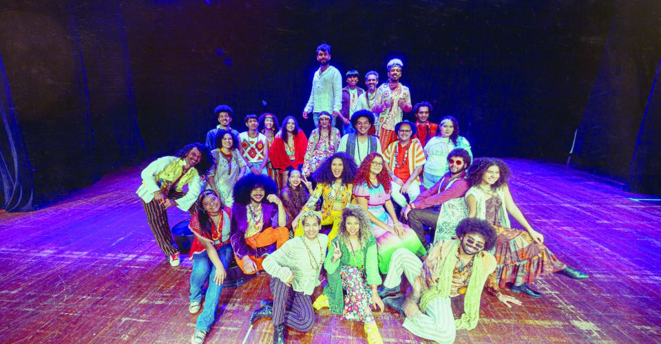 Espetáculo é inspirado em
três musicais da Broadway:
“Godspell”, “Jesus Christ
Superstar” e “Hair”  (Foto: Vaca Azul/Divulgação)