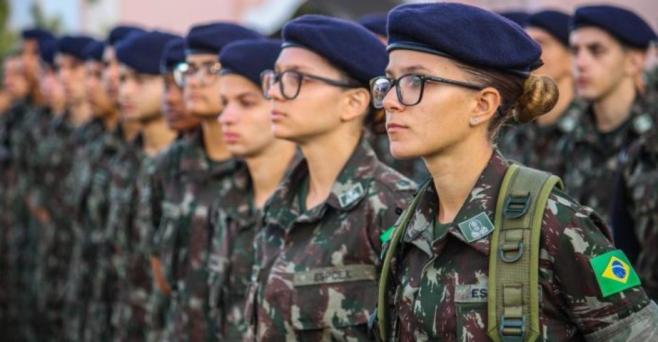 exercito mulheres
