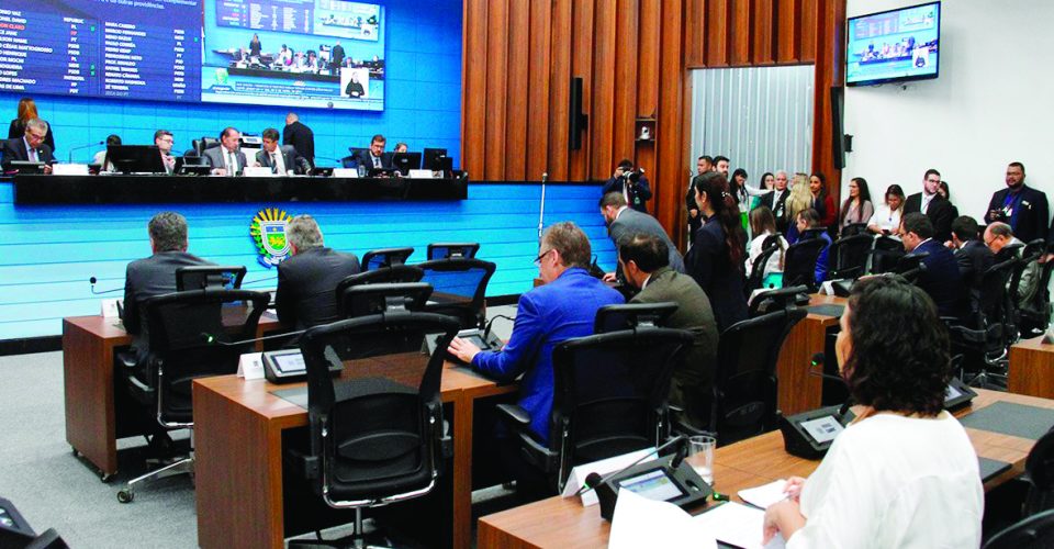 Foto: Deputados estaduais
pretendem analisar as três propostas ainda
neste mês, antes do
recesso parlamentar/Luciana Nassar/Wagner Guimarães