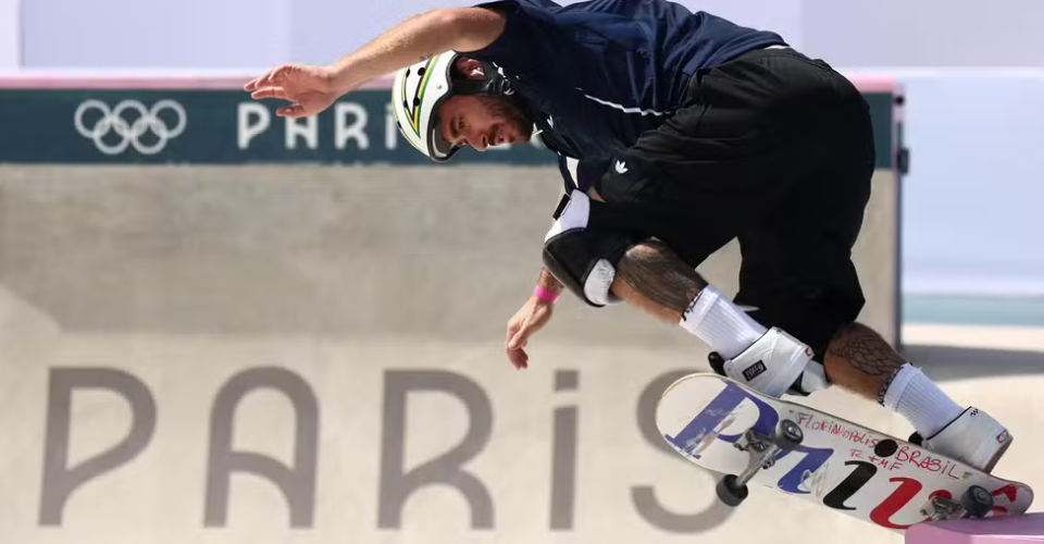 Pedro Barros disputa classificatória no skate park em Paris 2024 — Foto: Luiza Mores/COB