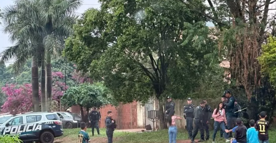 Movimentação da polícia no local onde vítima foi baleada - Foto: Ponta Porã News