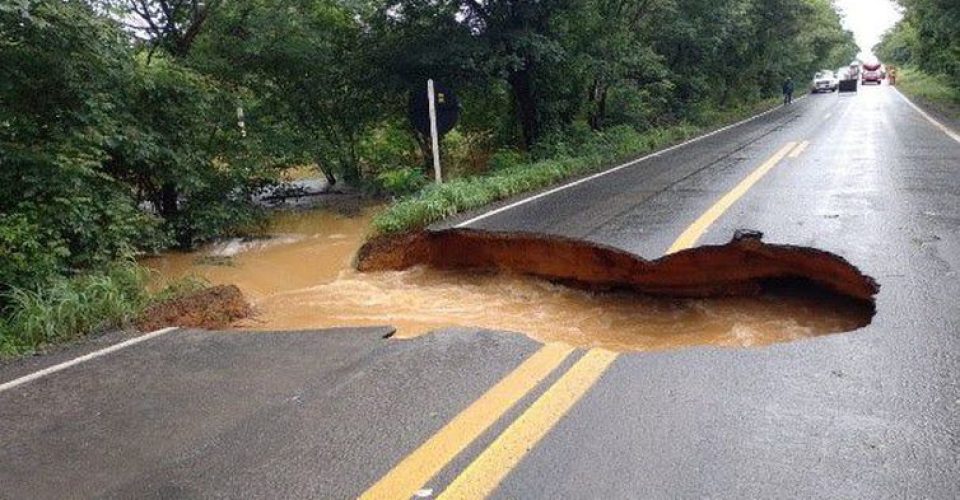 BR-349/BA: trecho totalmente interditado BAHIA