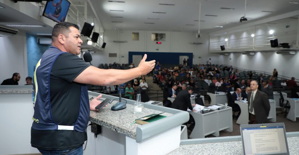 Guardas vão a Câmara cobrar administração Municipal