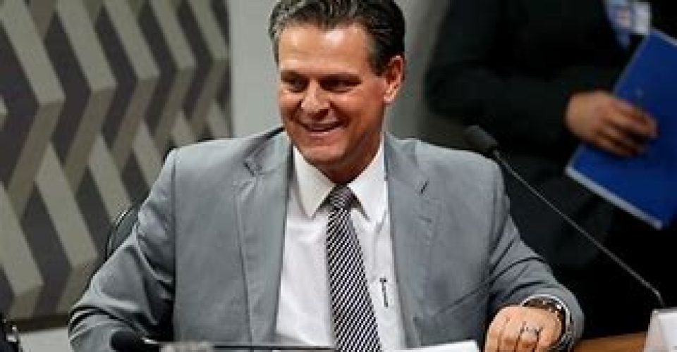 carlos fávaro