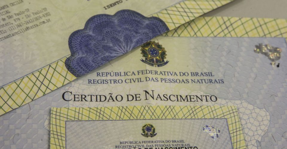 Certidão de Nascimento - Foto: Marcelo Casal / Agência Brasil