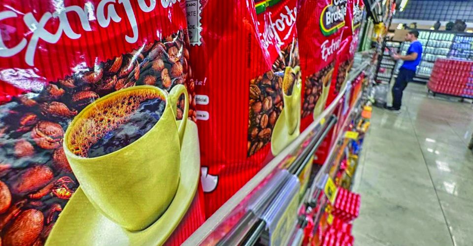 O café oscilou em torno
de R$ 25,89, em outros
ultrapassa R$ 35,9 - Foto: Roberta Martins