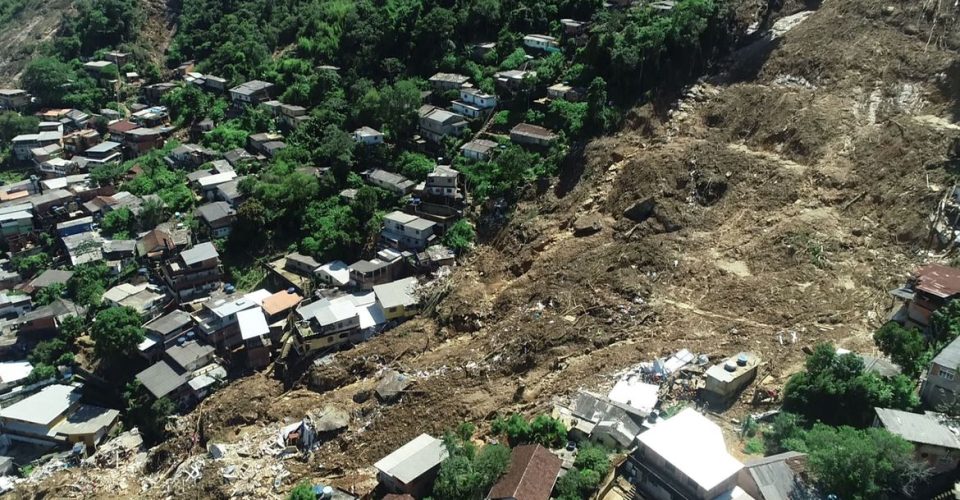 petropolis tragedia chuvas deslizamentos