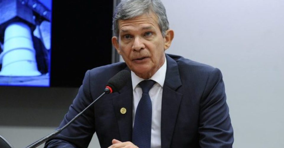 Câmara debate com a Petrobras preços de combustíveis