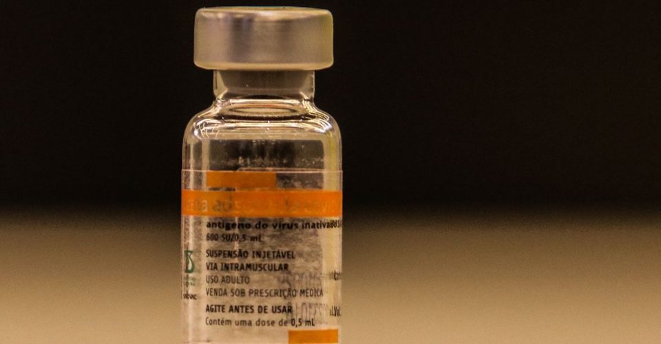 São Paulo - Vacinação contra covid-19 aos profissionais da saúde do Hospital das Clínicas, no Centro de Convenções Rebouças.