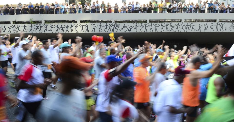 92ª Corrida Internacional de São Silvestre, na Avenida Paulista, região central.