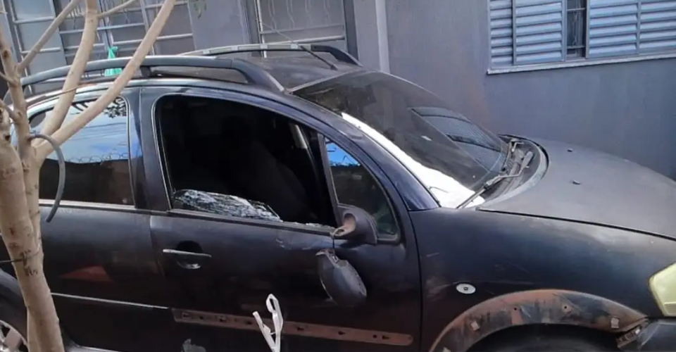 Veículo estava com partes quebradas - Foto: Polícia Civil